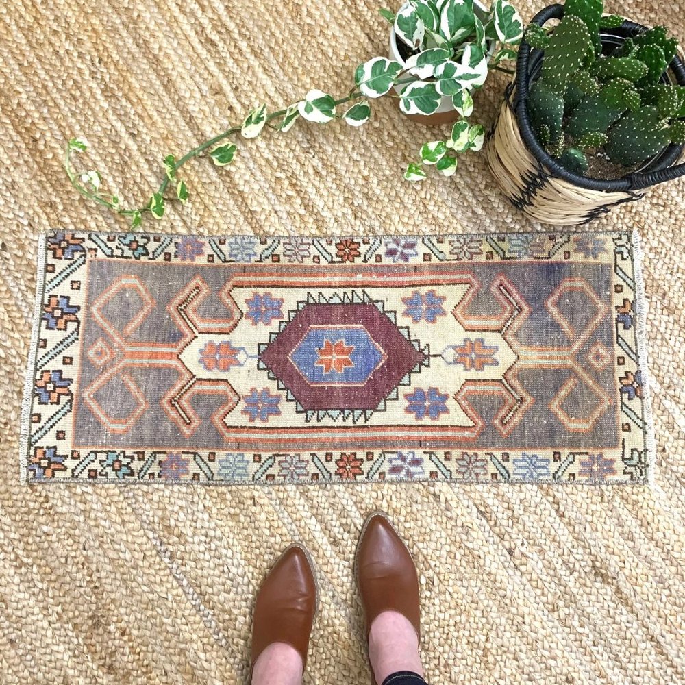 Vintage Small Boho Handmade Turkish Wool 2x3 Rug